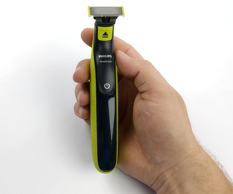 Philips OneBlade QP2520 umí vousy oholit, zastřihnout a vytvarovat