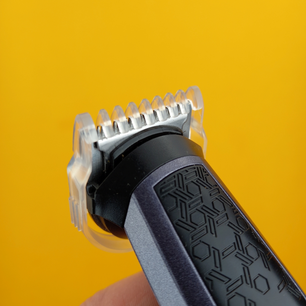 babyliss-mt727e-hreben na holeni tela nasazen na brit