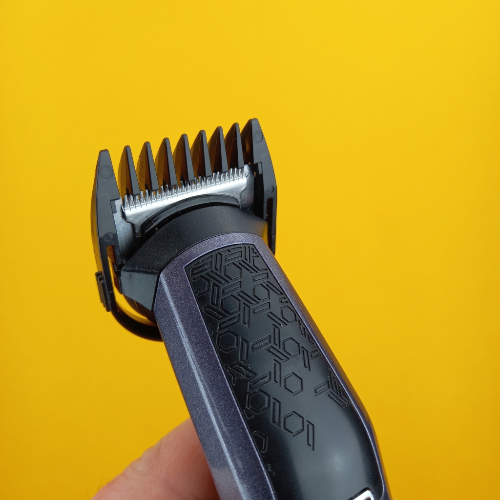 babyliss-mt727e-hreben nasazeny na cepele
